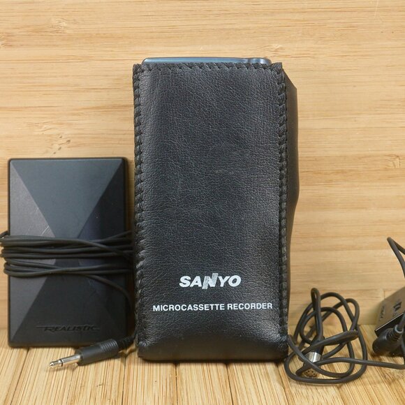 Vintage SANYO TRC-670m Talk Book Micro Cassette Voice Recorder, with Microphones - Picture 1 of 10